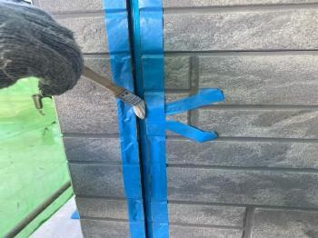 入間市 屋根外壁塗装 外壁目地 コーキング打ち替え (3).jpg