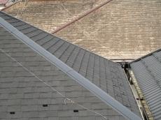 20180824_東京都昭島市 瓦葺き替え・下屋根壁際カット・塗装24.JPG