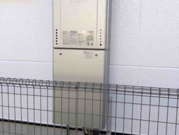 所沢市でノーリツのエコジョーズ給湯器、配管カバーの取り付け工事