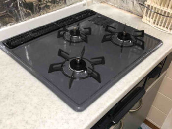 日高市で古くなったビルトインコンロの交換リフォーム工事