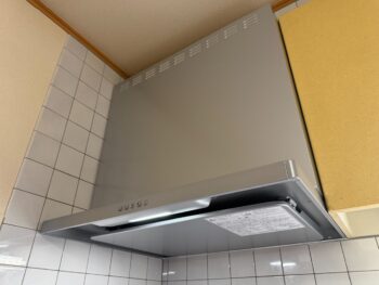 入間市｜ブーツ型からスリム型への交換！レンジフード交換工事