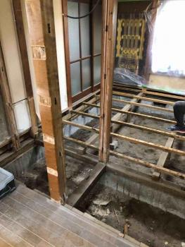 所沢市　内装工事　床撤去1.jpg